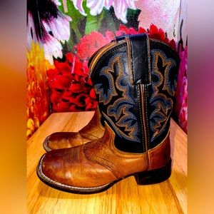 Justin Boots. Kids Size 10.5D. Beautiful!